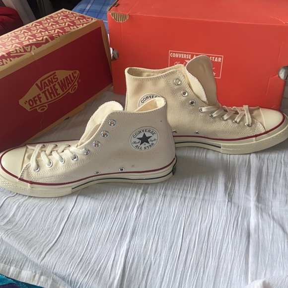 Hi guys, I have a new pair of converse for sale size 9 - Picture 5 of 5